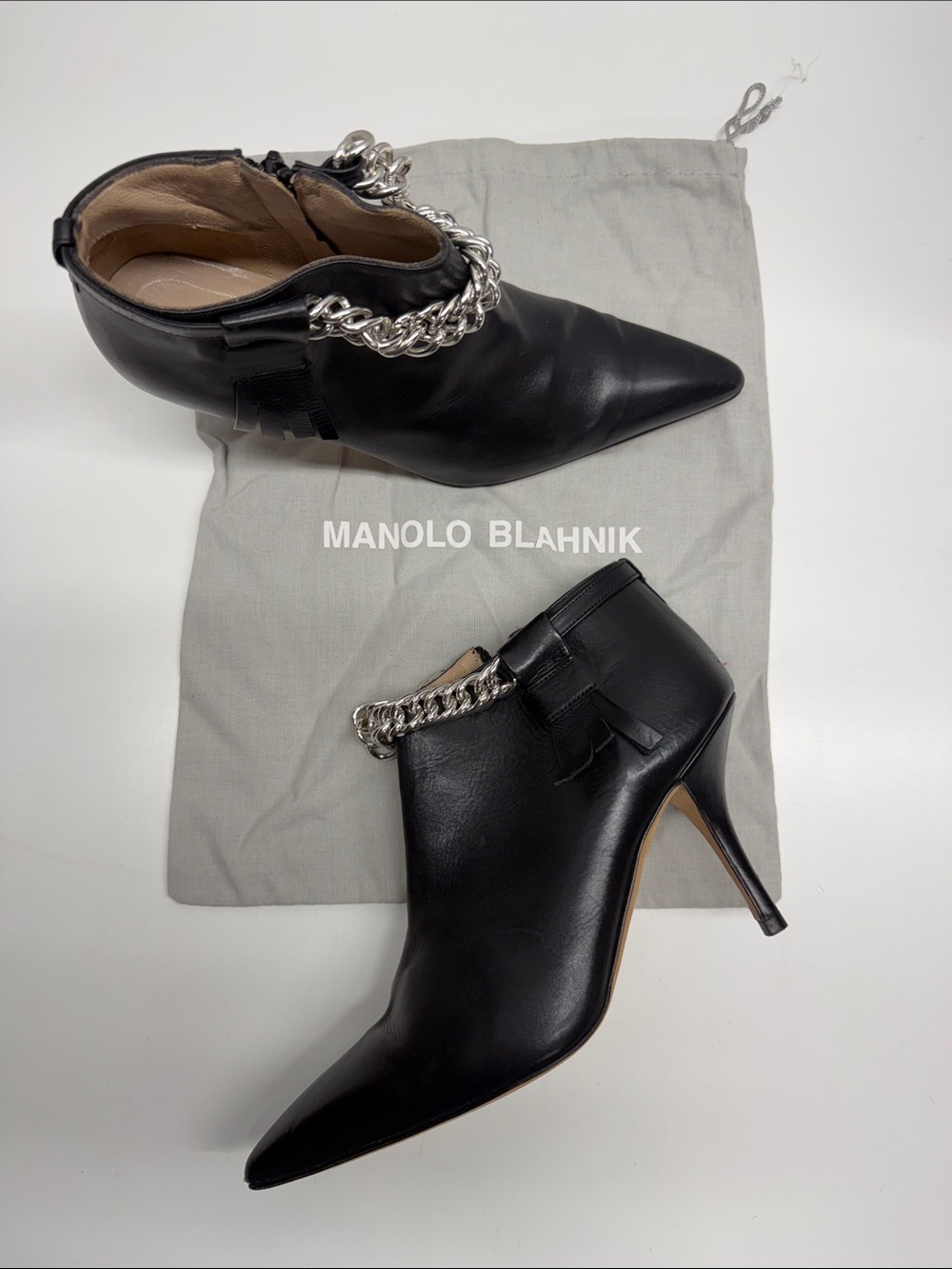 Manolo Blahnik Ankle Boots Bootie Leather Heeled Chain Pointed Toe Black 37.5